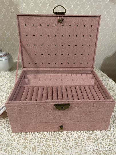 Шкатулка для ювелирных украшений