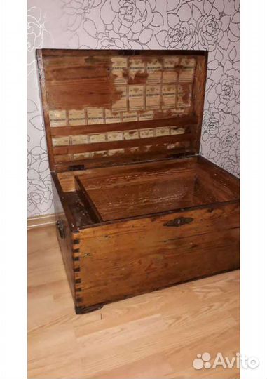 Винный сундук и Самовар царский с печатями