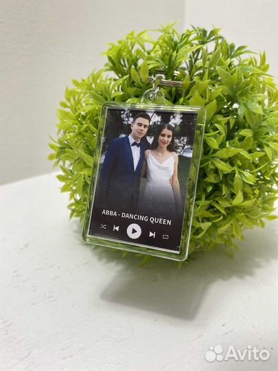 Брелок с AR-технологией, Дополни реальность