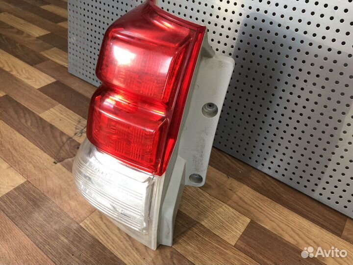 Фонарь задний левый toyota land cruiser prado 150