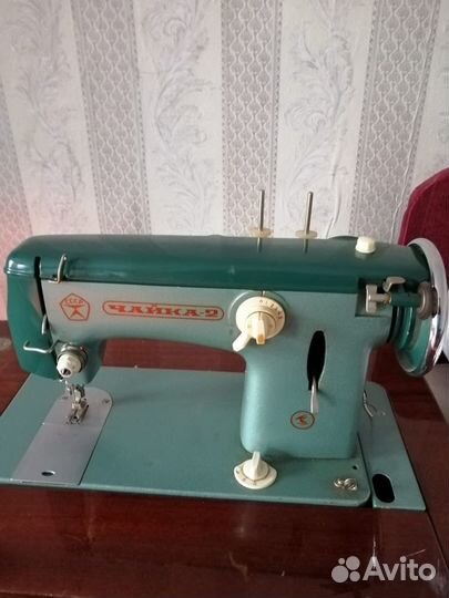 Швейная машина Чайка 2