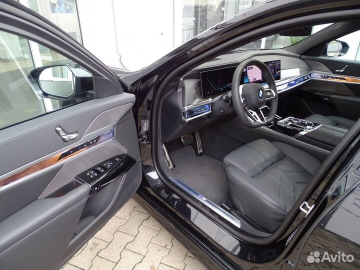 BMW 7 серия 3.0 AT, 2023, 231 км