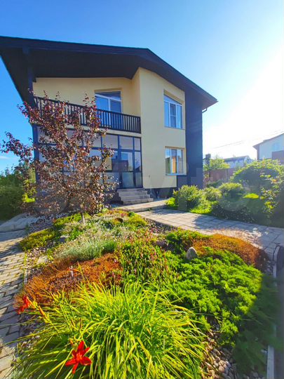 Дом 177,7 м² на участке 7,2 сот.