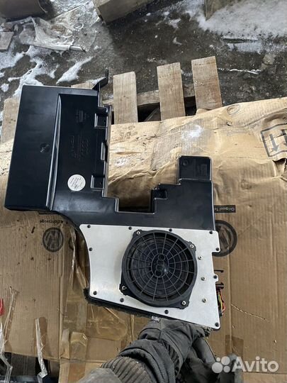 Сабвуфер Audi A4