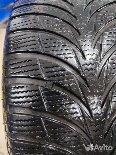 Goodyear UltraGrip Ice+ 215/55 R17 94T