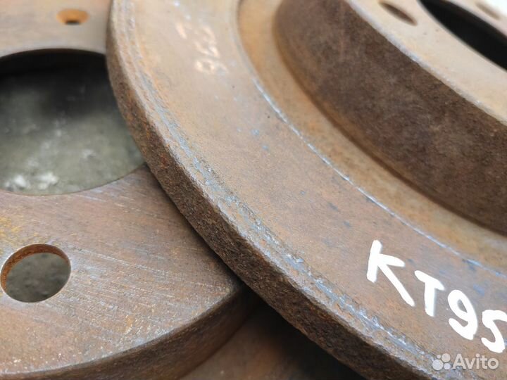 Диски тормозные задние на Opel Vectra C