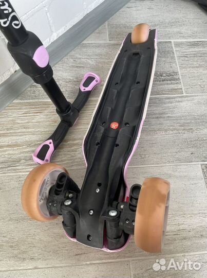 Самокат трехколесный