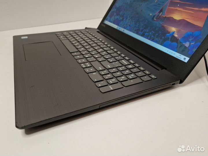Ноутбук Lenovo FHD/15.6/DDR4/SSD