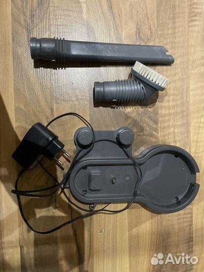 Пылесос вертикальный беспроводной Redmond