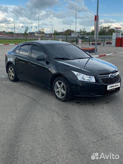 Chevrolet Cruze 1.6 МТ, 2011, 265 283 км