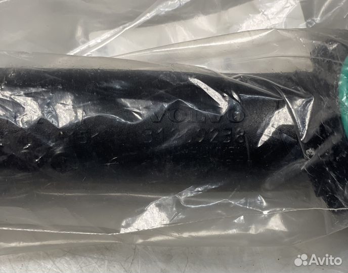 Патрубок турбокомпрессора 31269238 volvo