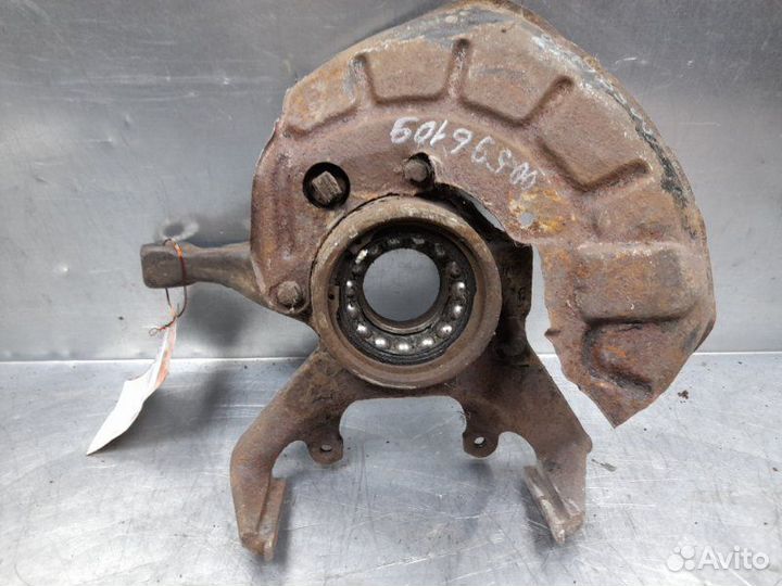 Кулак поворотный передний левый Volkswagen Golf