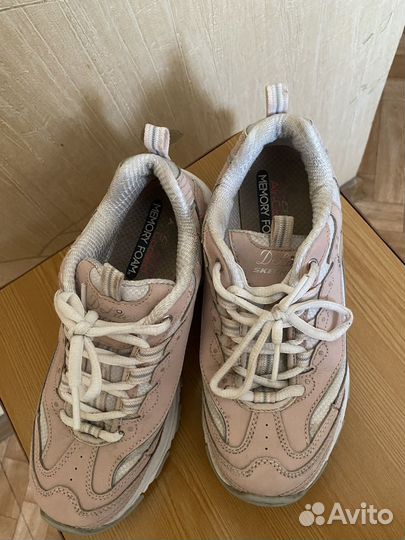 Кроссовки женские, детские размер 37