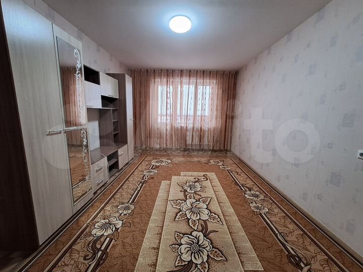 2-к. квартира, 64 м², 4/10 эт.