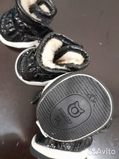 Продам сапожки для собачки