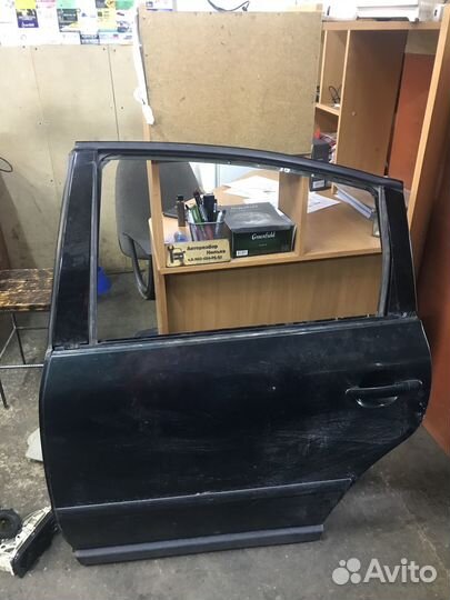 Дверь задняя левая VW Passat B5