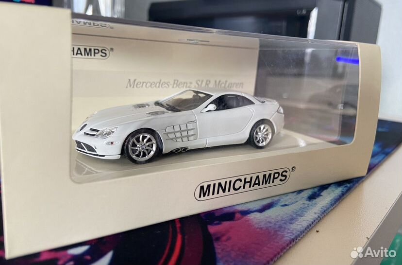 Модель автомобиля Mercedes-Benz 1:43 SLS AMG