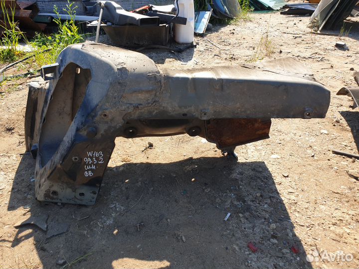 Лонжерон передний правый очко фары m ml w163 163 м