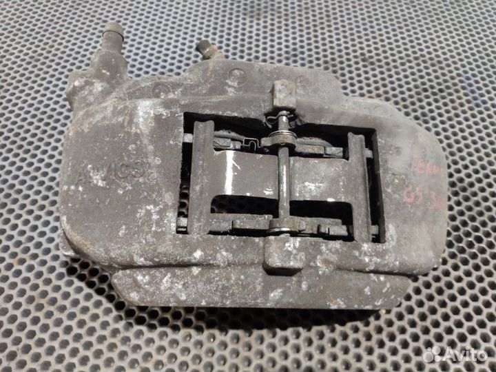 Суппорт передний передний левый Lexus Gs300 седан