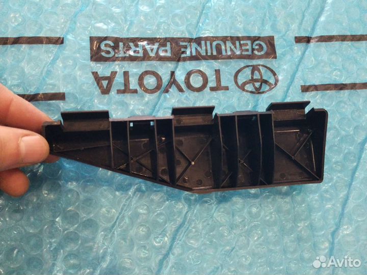 Кронштейн бампера Corolla 120 седан задний левый