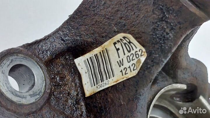 Кулак поворотный передний правый Toyota Camry XV50