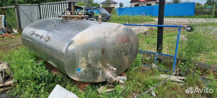 Емкость 2,5 куба, нержавейка, термос