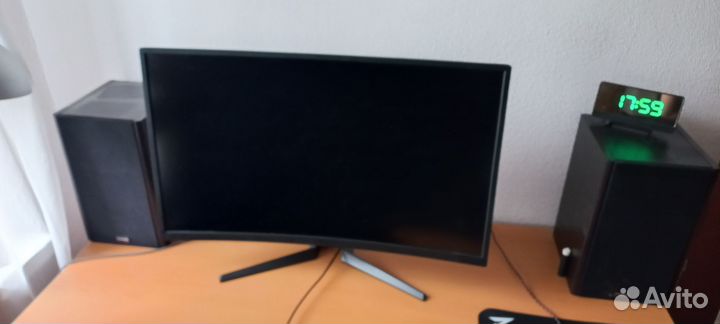 Монитор Samsung 27 изогнутый