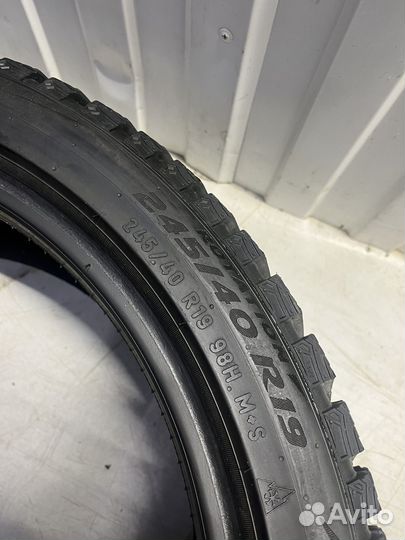 Pirelli Ice Zero 2 245/40 R19 98H