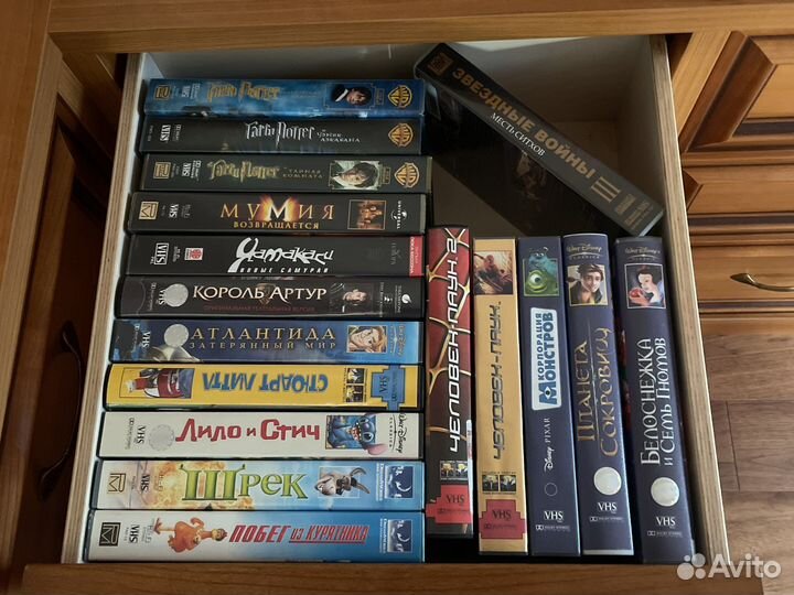 Коллекция VHS кассет