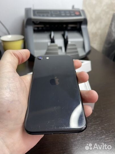 iPhone SE (2020), 64 ГБ