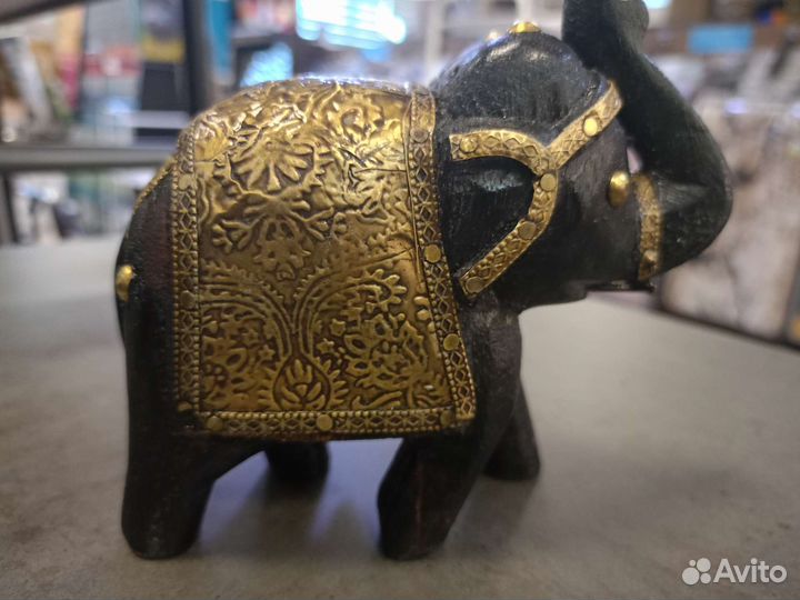 Слон дерево