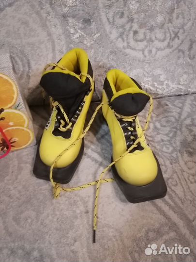 Лыжные ботинки детские р. 33