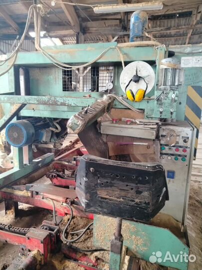 Станок горизонтальный ленточнопильный по дереву