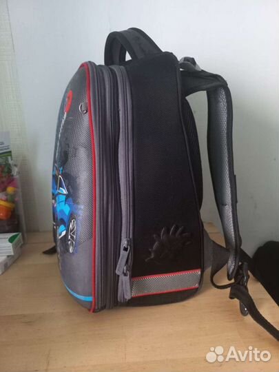 Школьный ранец Hummingbird для начальных классов