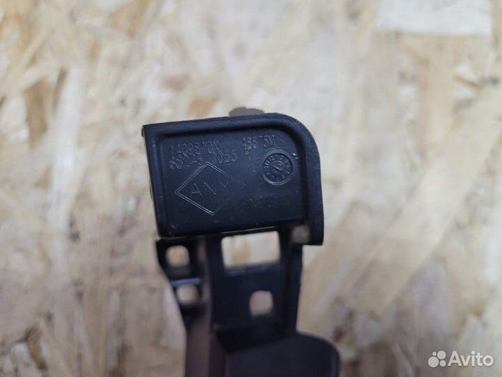 Накладка торпедо левая Renault Duster