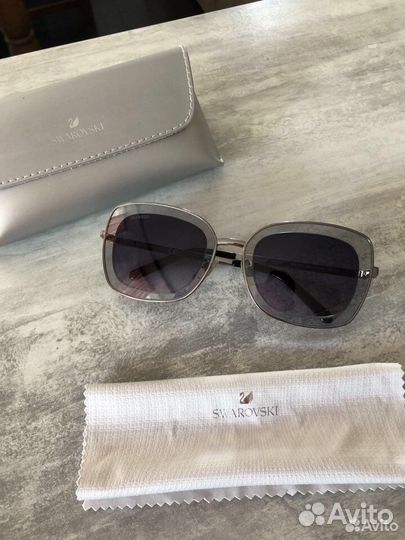 Очки солнцезащитные Swarovski
