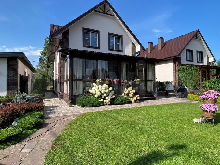 Коттедж 130,3 м² на участке 7 сот.