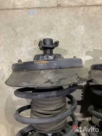 Стойки передние с пружинами передние Mercedes-Benz