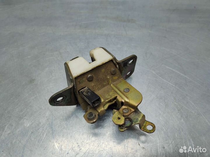 Замок багажника Mitsubishi Libero CD5W 1998 г.в