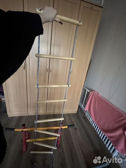 Турник настенный детский