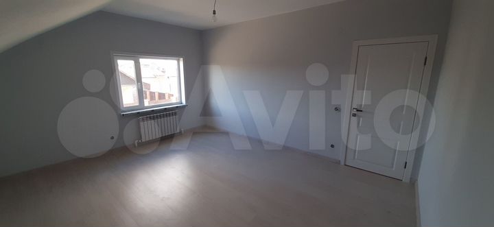 Коттедж 205 м² на участке 5 сот.