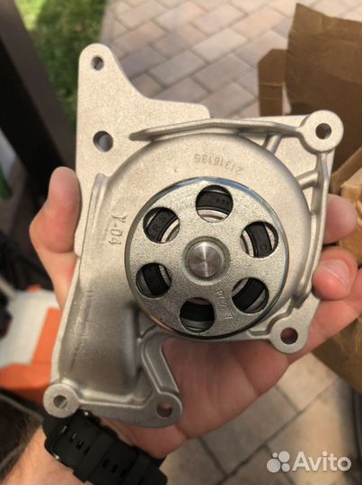 Водяной насос помпа Renault