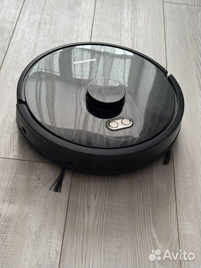 Робот пылесос Redmond