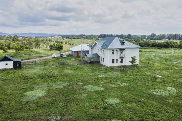 Дом 400 м² на участке 70 сот.