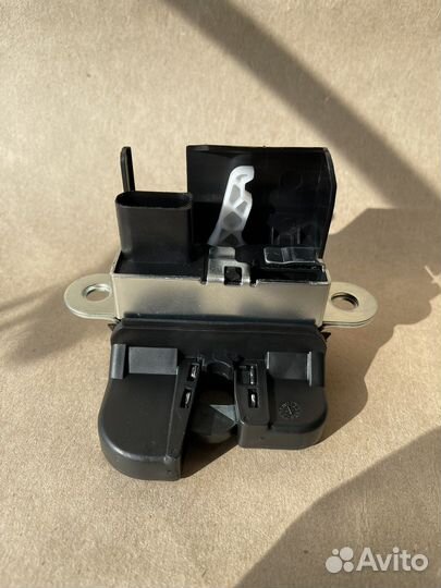 Замок багажника vw golf tiguan yeti caddy и другие