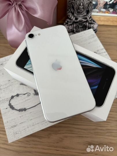 iPhone SE, 128 ГБ