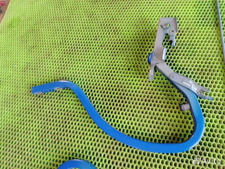 Петля багажника на Шевроле Aveo T300 2011-2015