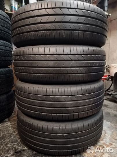 Kumho Ecsta HS52 215/60 R17