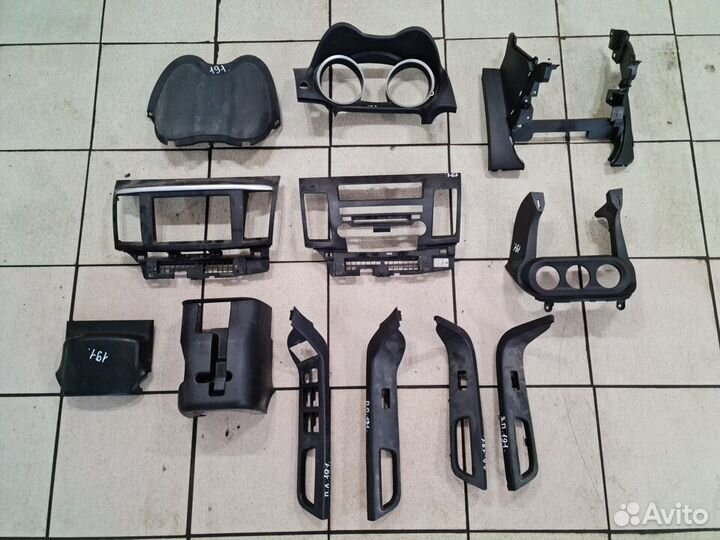 Пластик салона Mitsubishi Lancer X