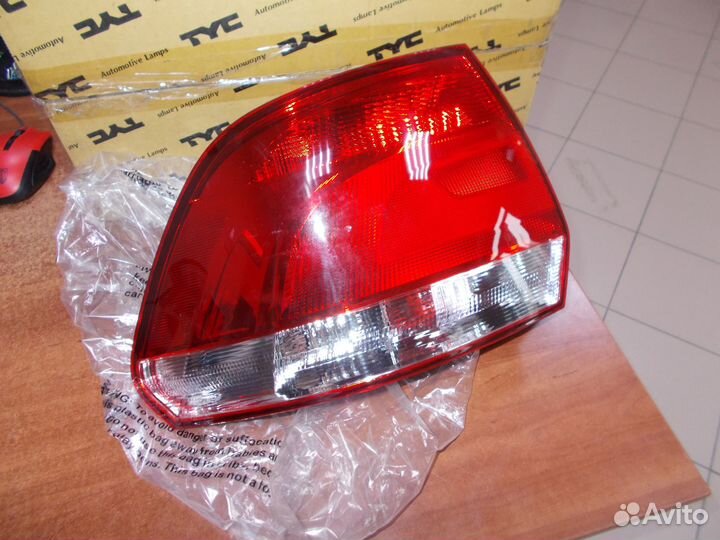 Фонарь задний левый Volkswagen Polo 5 седан